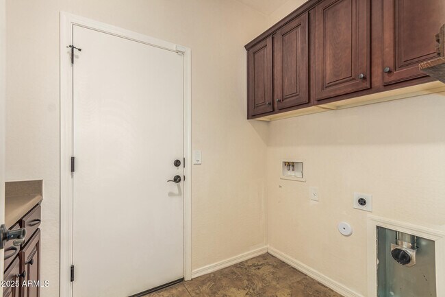 Building Photo - 4721 E Aldea Rd