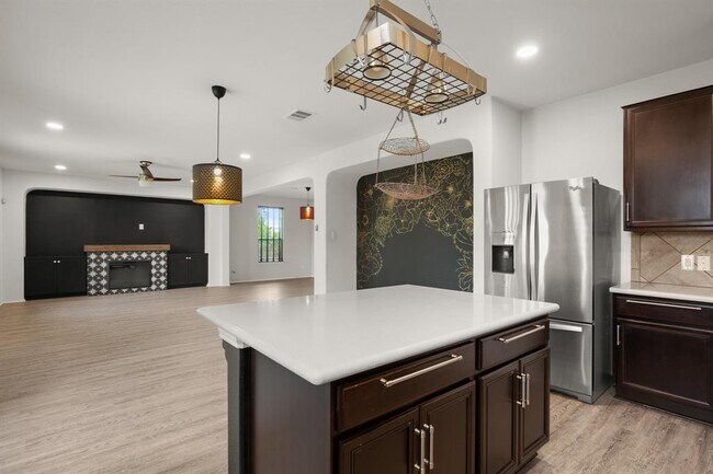 Building Photo - 243 Mancos Dr