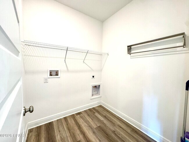 Building Photo - 224 Butler Cv