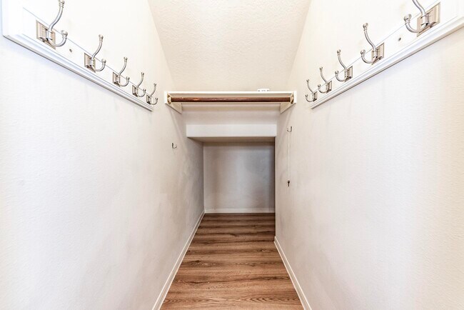 Building Photo - 913 Boxelder Pointe