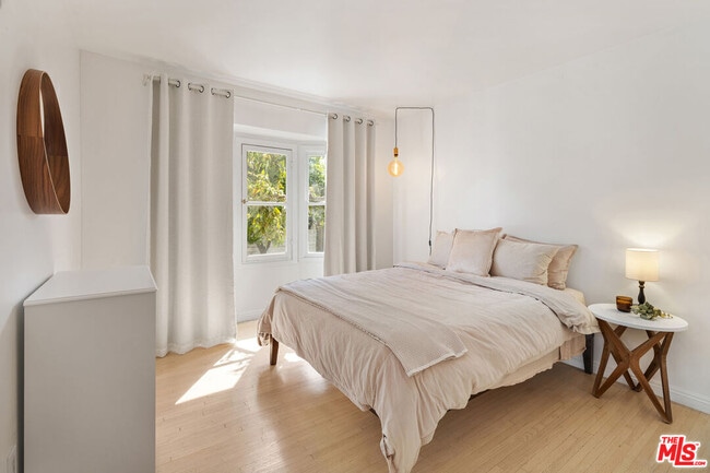 Building Photo - 741 N Dillon St