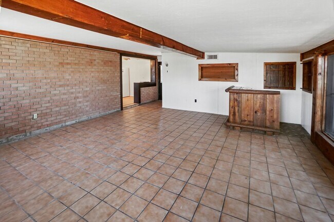 Building Photo - Eastside home- 4 bedroom/ 2 bathrooms, pool and large backyard