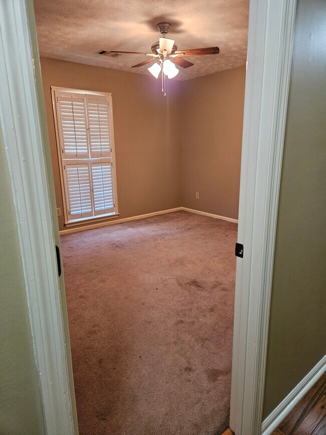 Building Photo - 44 Cone Ln