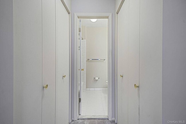 Building Photo - 18 Summerfield Cir