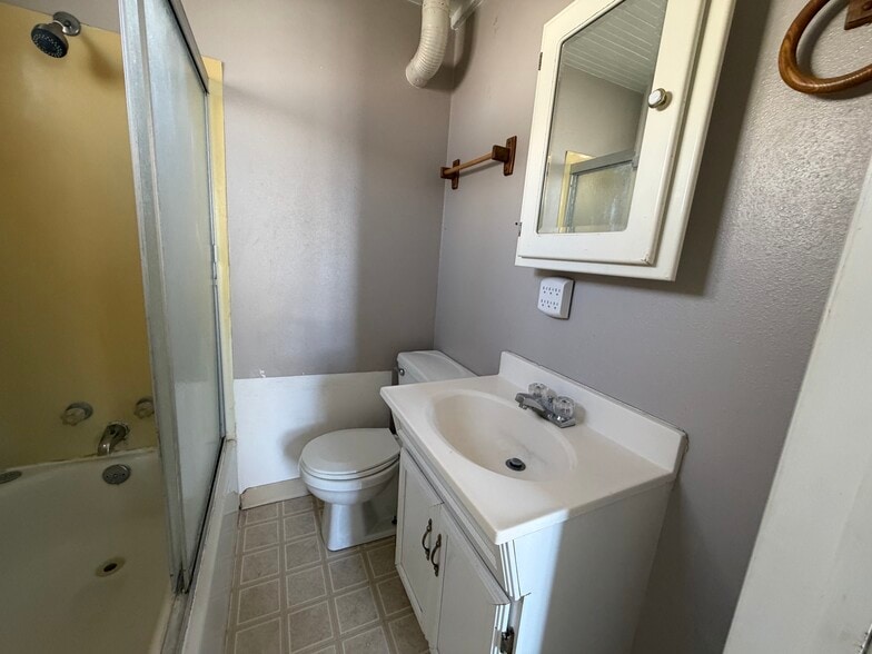 Building Photo - 215 Wyoming St