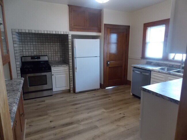 Kitchen - 7532 27th Ave