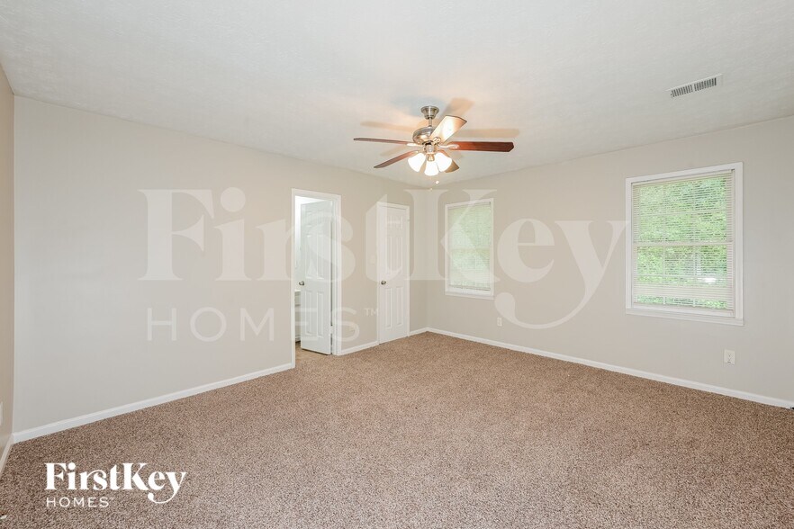 Building Photo - 7460 Taylor Rd