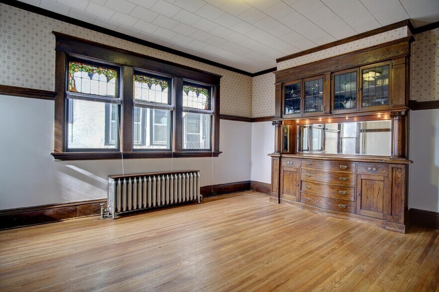 Building Photo - 1685 Taylor Ave W