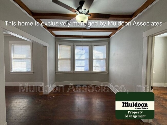 Building Photo - 705 E Platte Ave