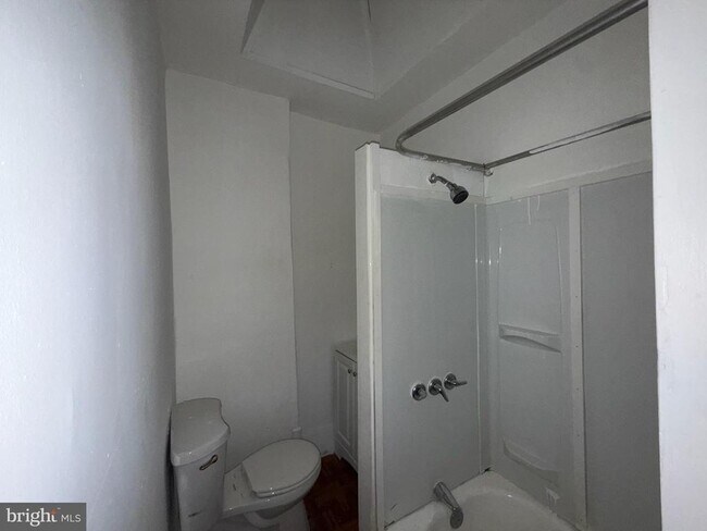 Building Photo - 2411 W Indiana Ave