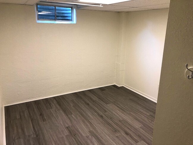 Building Photo - Move-In Ready!! 4 Bed, 2 Bath - LAWN CARE ...