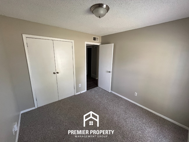 Building Photo - 5011 Tradewind Terrace