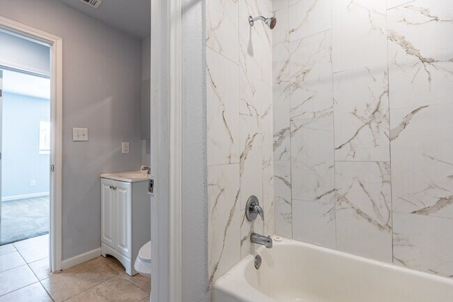 Building Photo - 13719 Earlywood St