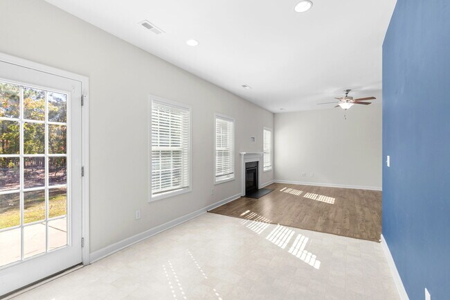 Building Photo - 4095 Irwin Dr