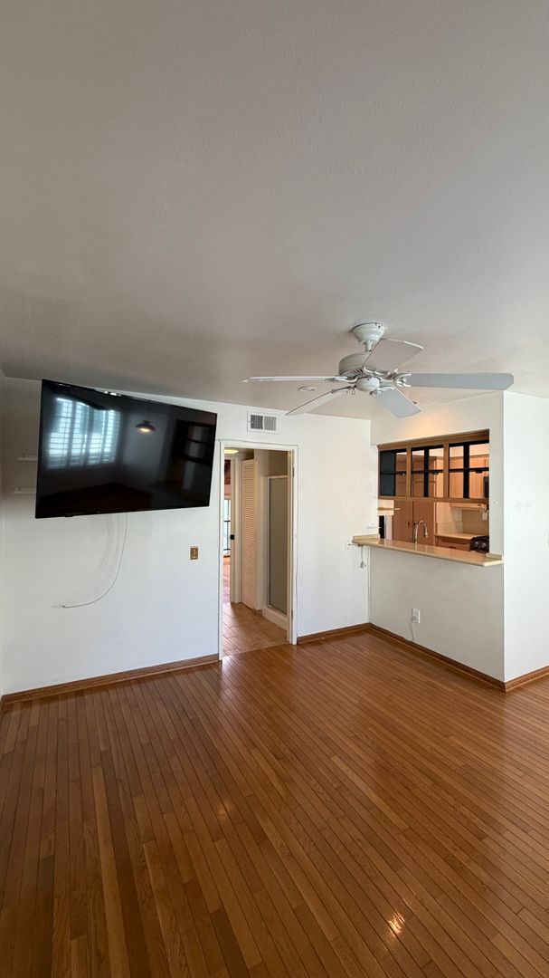 Building Photo - DESIRABLE TWO BEDROOM TWO BATH HOME IN STUDIO CITY
