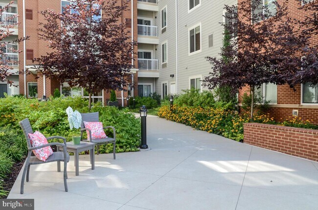 Building Photo - 2222 Colts Neck Rd