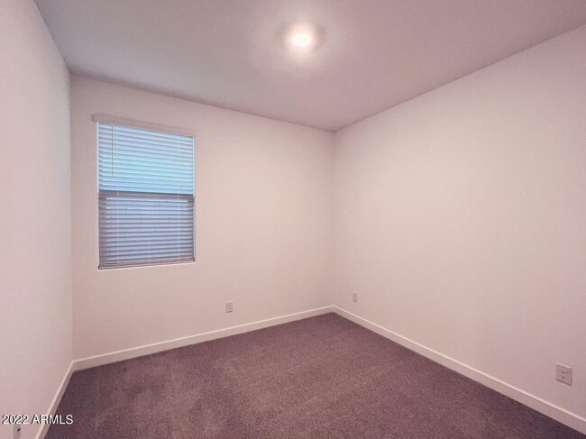 Building Photo - 31962 N 125th Ave