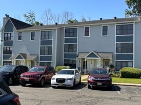 Building Photo - 41 Burlington Ct