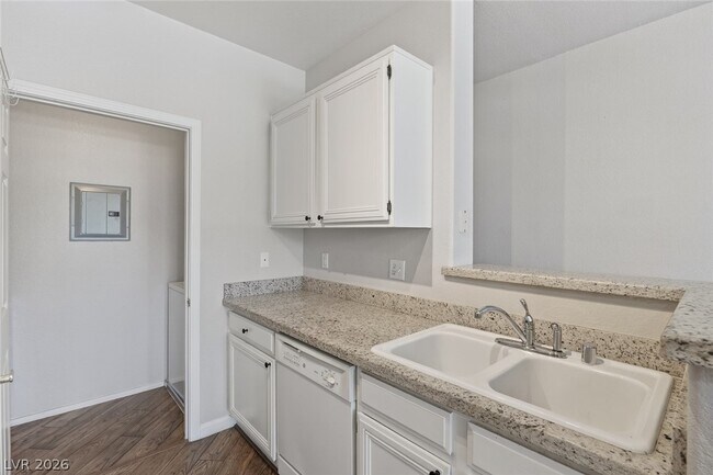 Building Photo - 7127 S Durango Dr