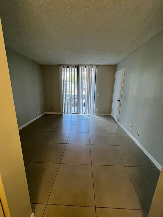 Building Photo - ONE BEDROOM ONE BATHROOM! WATERFRONT COMMU...