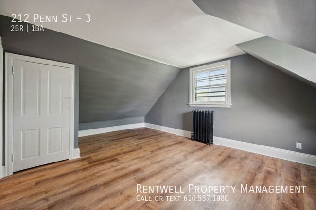 Building Photo - 2 Bedroom - 1 Bath Apartment located Ridle...