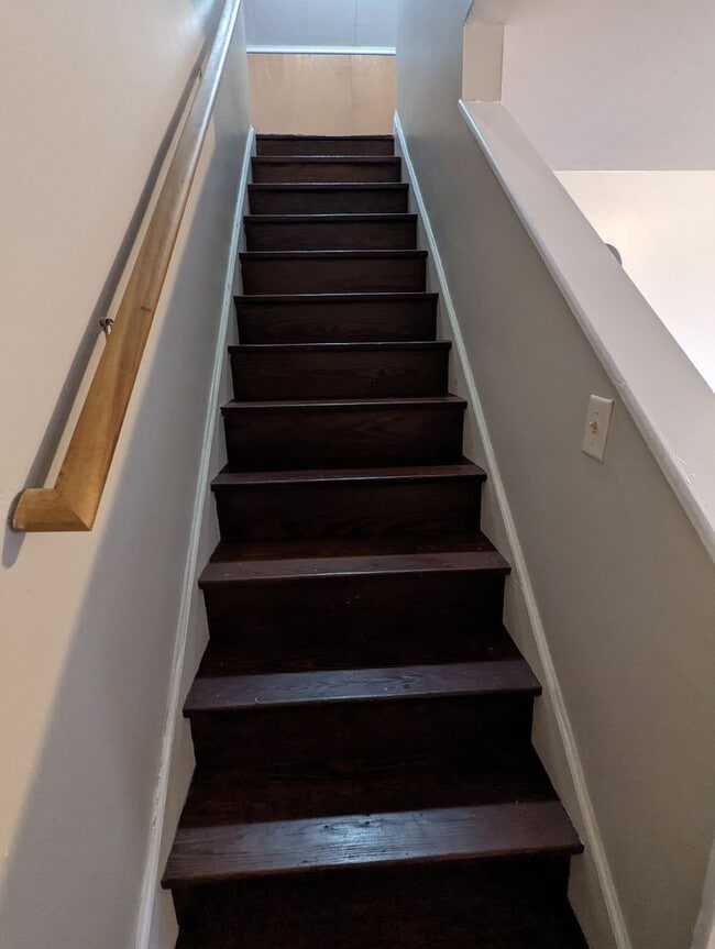 Building Photo - 3 Bedroom 1 Bathroom Single Family Home, West Columbus