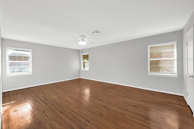 Building Photo - 8603 Freewood St