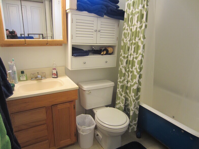 Building Photo - 728 Ohio St