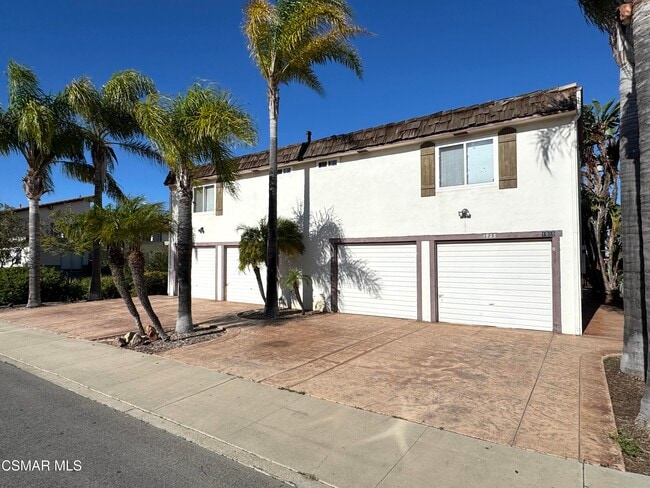 Building Photo - 1919 Colonia Pl