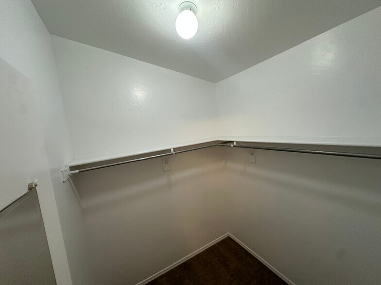 Building Photo - 9421 N 93rd Ave