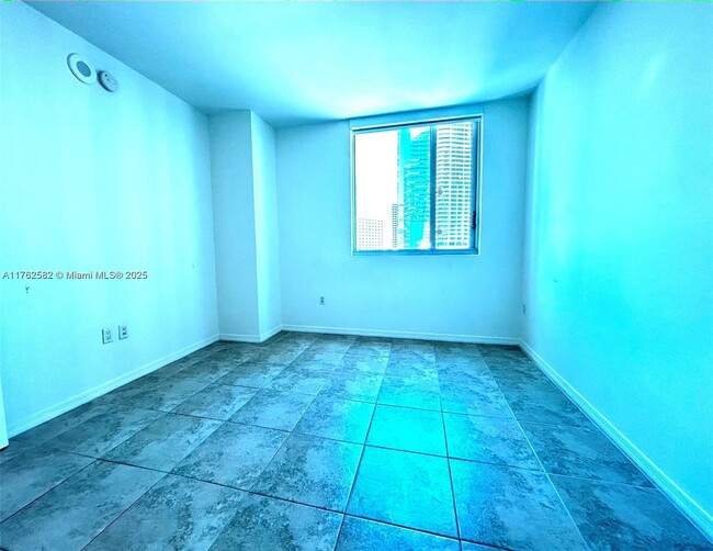 Building Photo - 500 Brickell Ave
