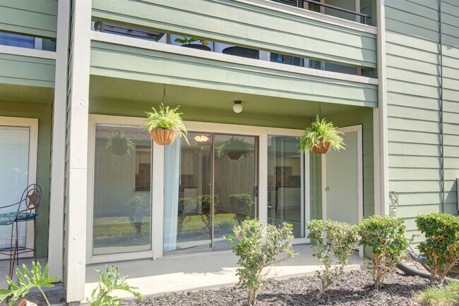 Building Photo - 14777 Wunderlich Dr