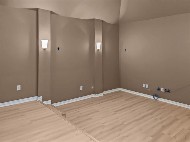Building Photo - 673 W Talon Dr