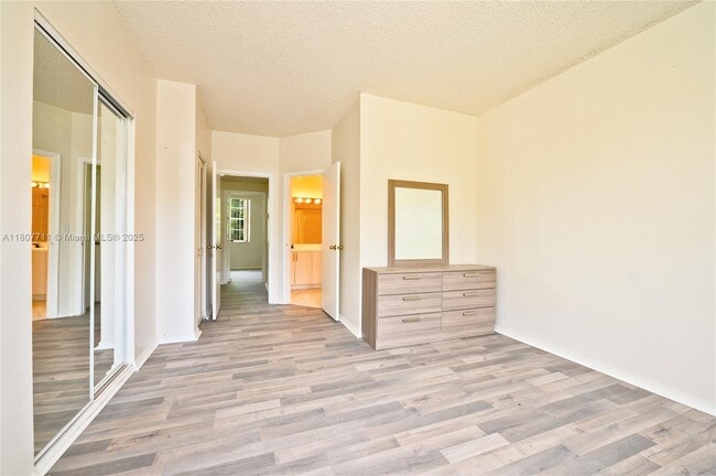Building Photo - 69 Simonton Cir