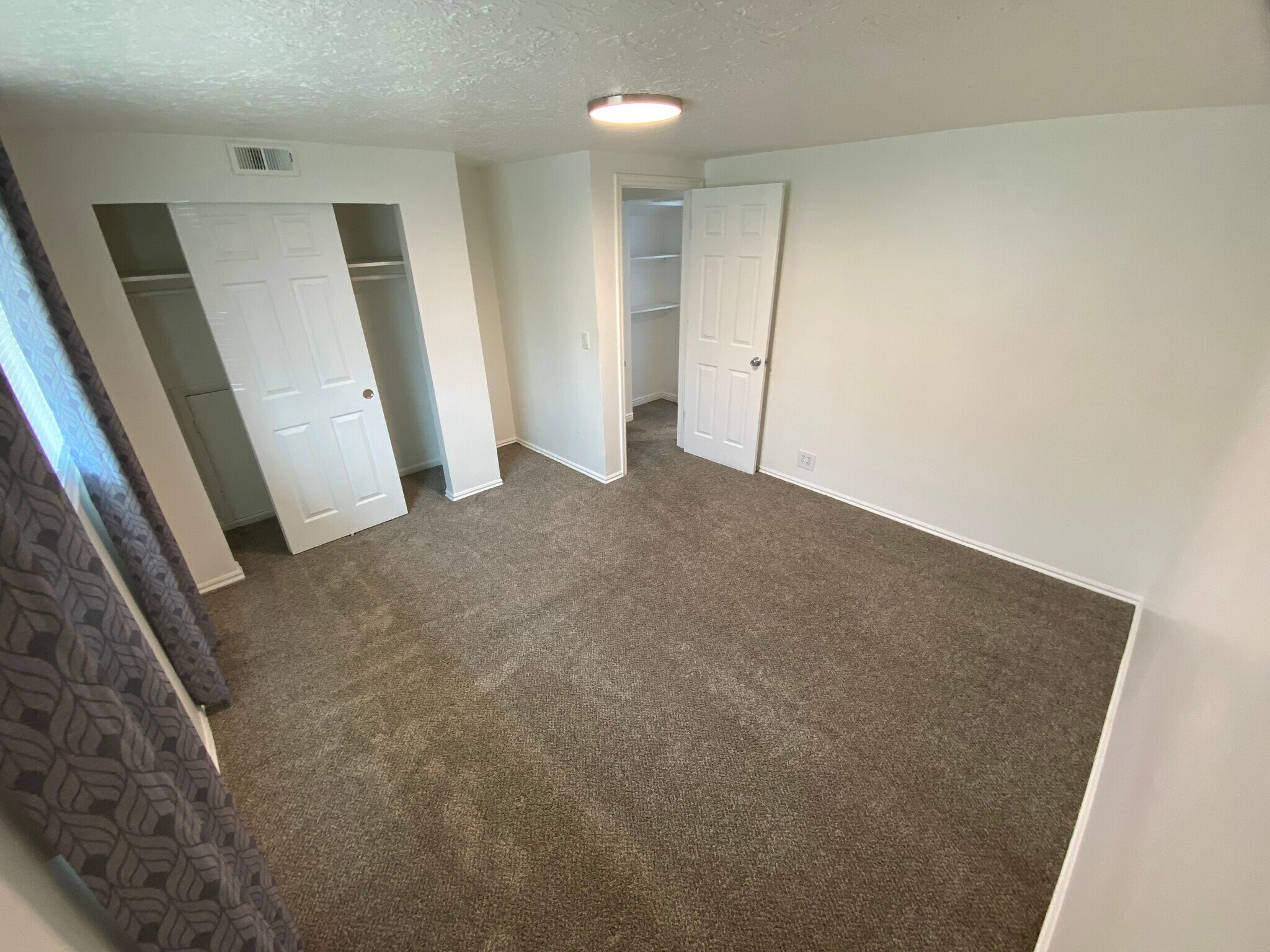 Building Photo - 95 W 8710 S