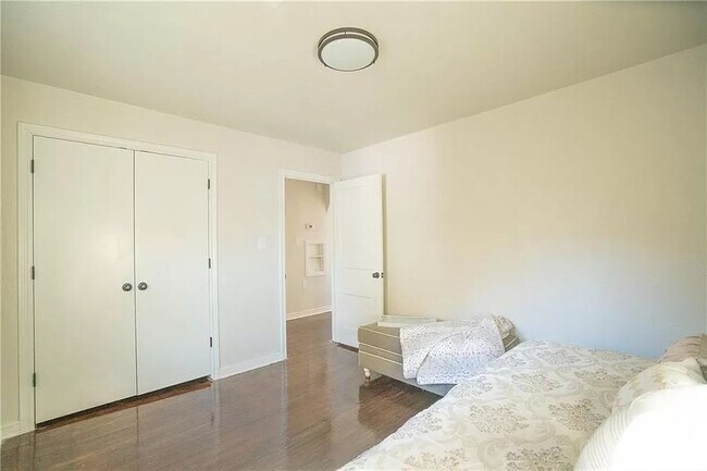 Building Photo - 3044 NW 45th St