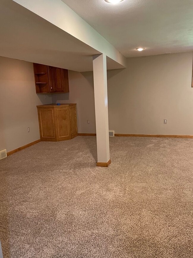 Building Photo - Waterfront! 3 Bedroom, 2 Bath Condo- Erie Village, East Syracuse