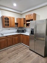 Building Photo - 4827 S Racine Ave