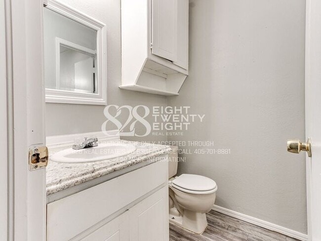 Building Photo - Now Touring & Available for Move in! 3 Bed/1.5 Bath Duplex in West Norman!