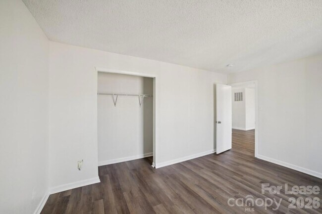 Building Photo - 776 Ladino Lane