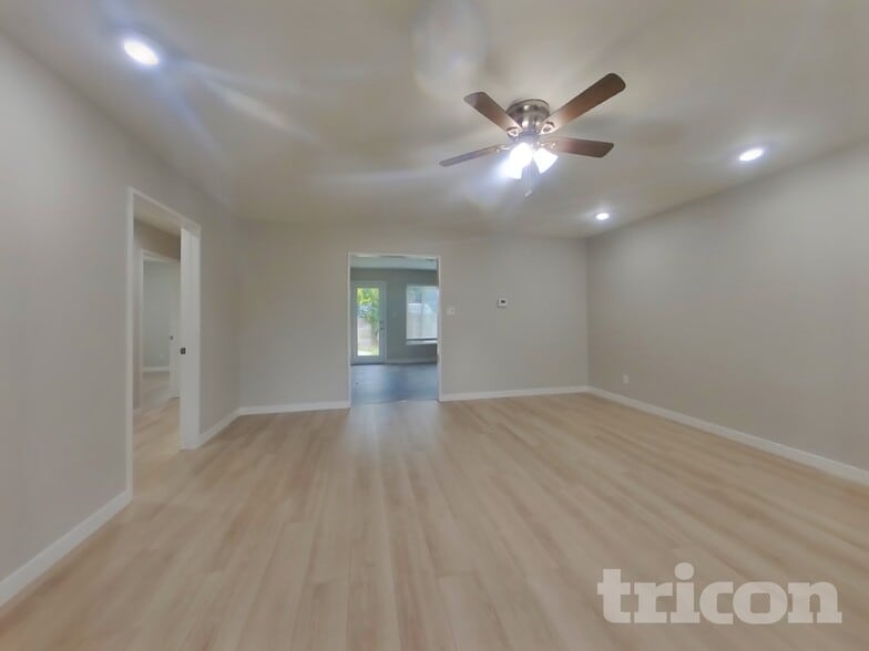 Building Photo - 126 Frost Dr