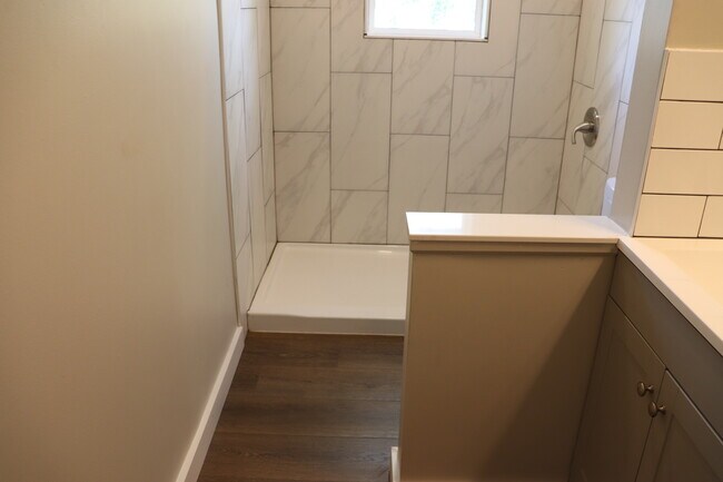 Building Photo - 9115 Nieman Rd