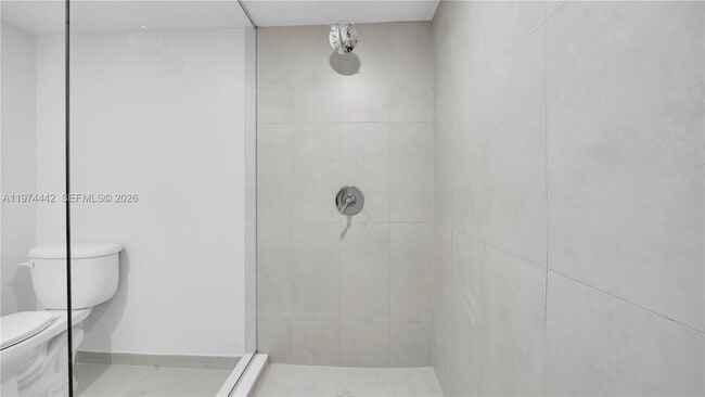 Building Photo - 555 NE 34th St