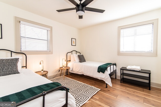 Building Photo - 907 White St SW