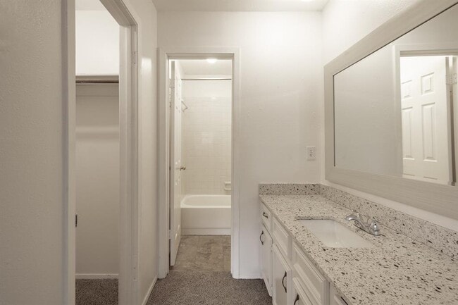 Building Photo - 9009 Sawtooth Ln