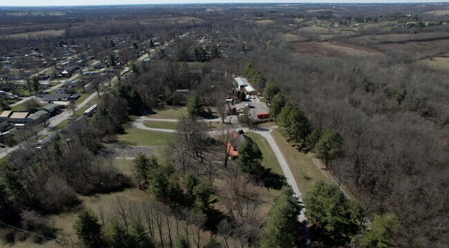 Building Photo - 5817 Tates Creek Rd