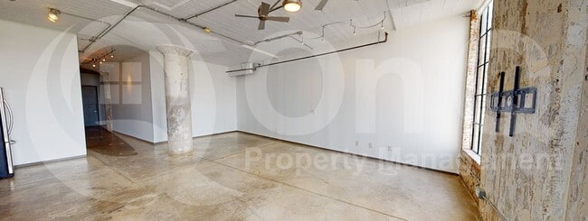 Building Photo - 1122 Jackson St