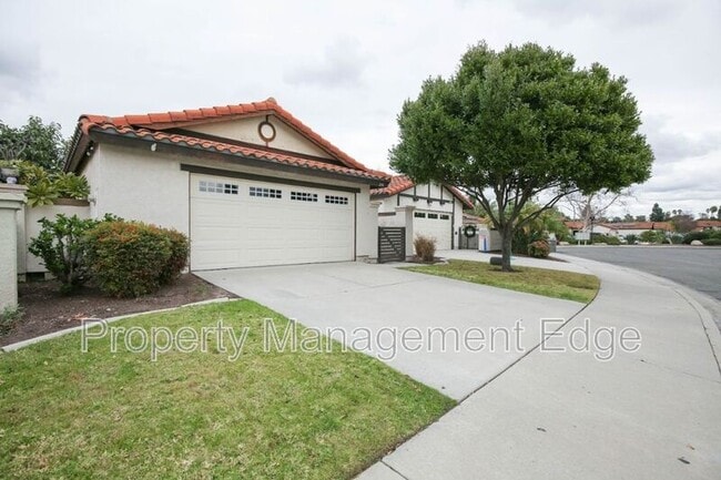 Building Photo - 254 Oleander Dr