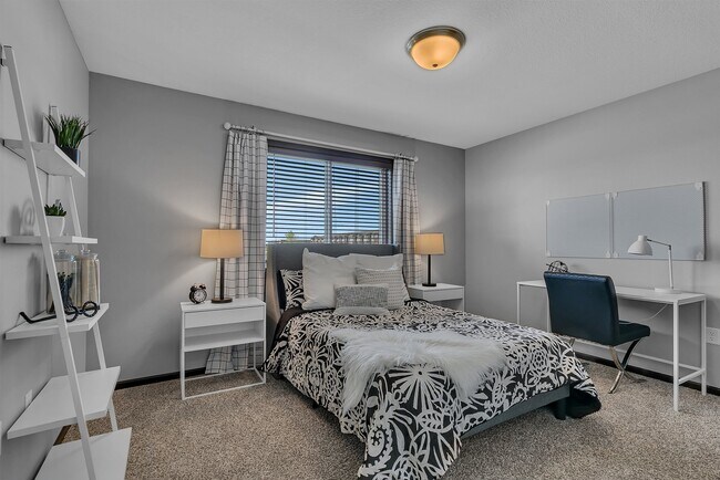 Building Photo - 687 Roberts Road