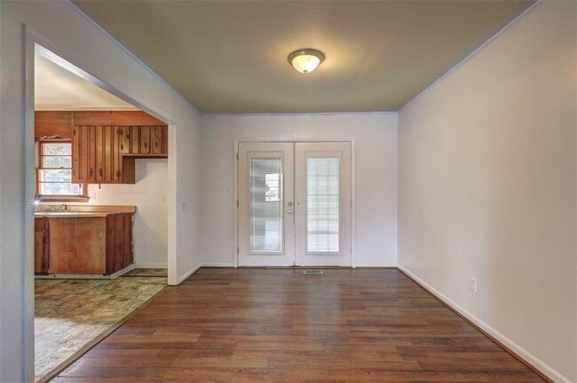 Building Photo - 4455 Fairfax Dr